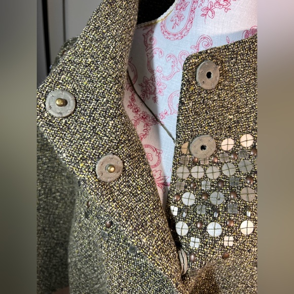 Ellen Tracy Metallic Tweed Cape Jacket with Beaded Collar – Elegant Swing Fit - Picture 8 of 11